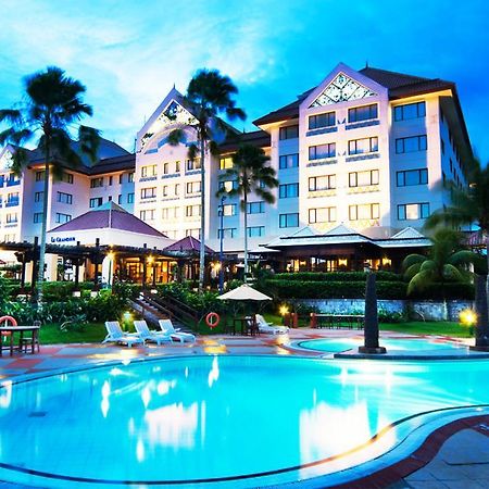Le Grandeur Hotel Balikpapan Экстерьер фото