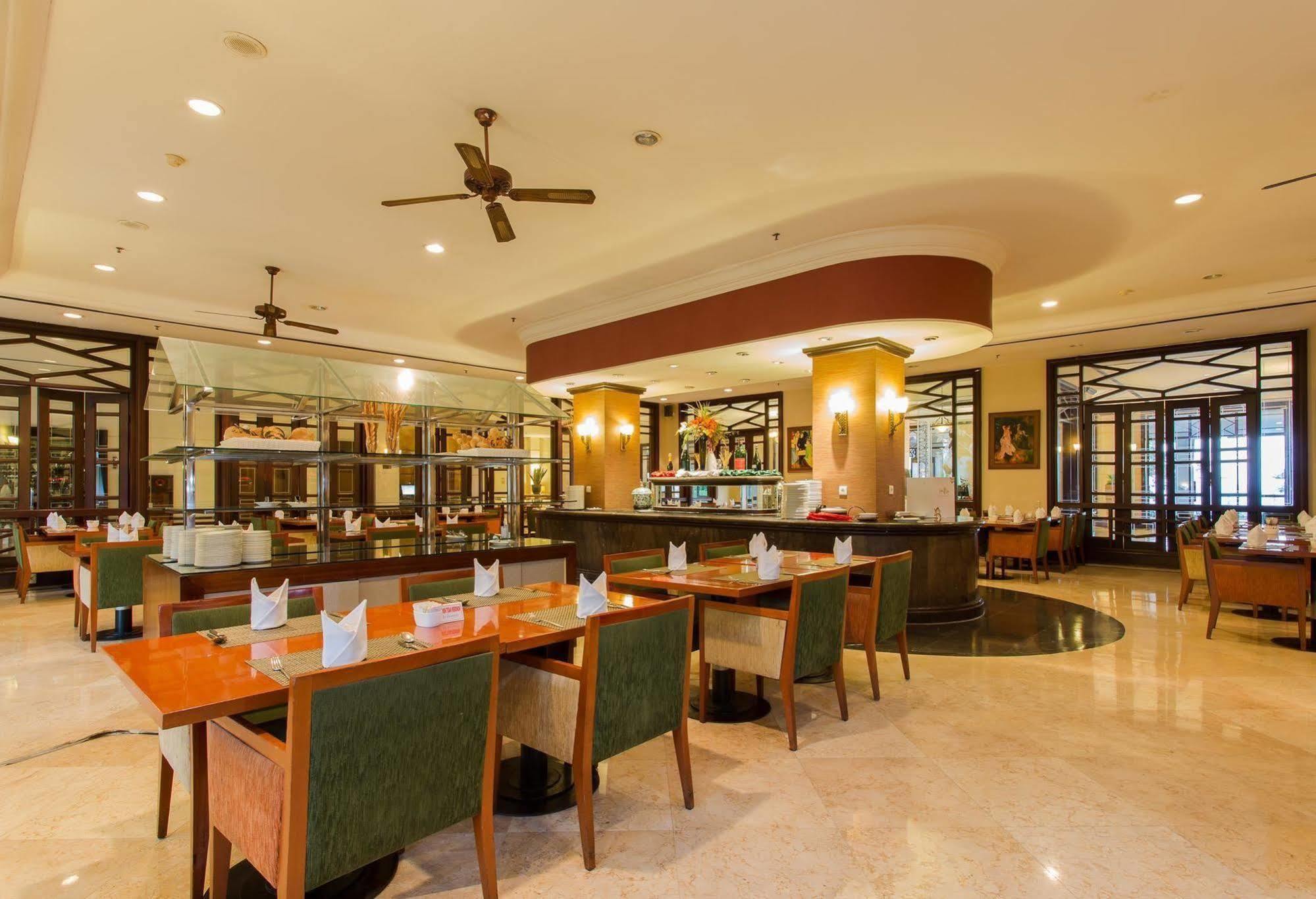 Le Grandeur Hotel Balikpapan Экстерьер фото