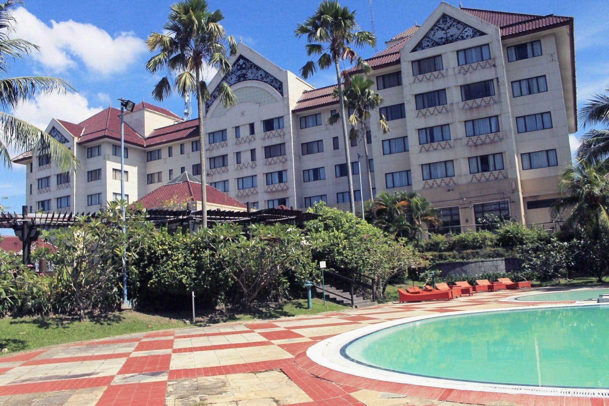 Le Grandeur Hotel Balikpapan Экстерьер фото