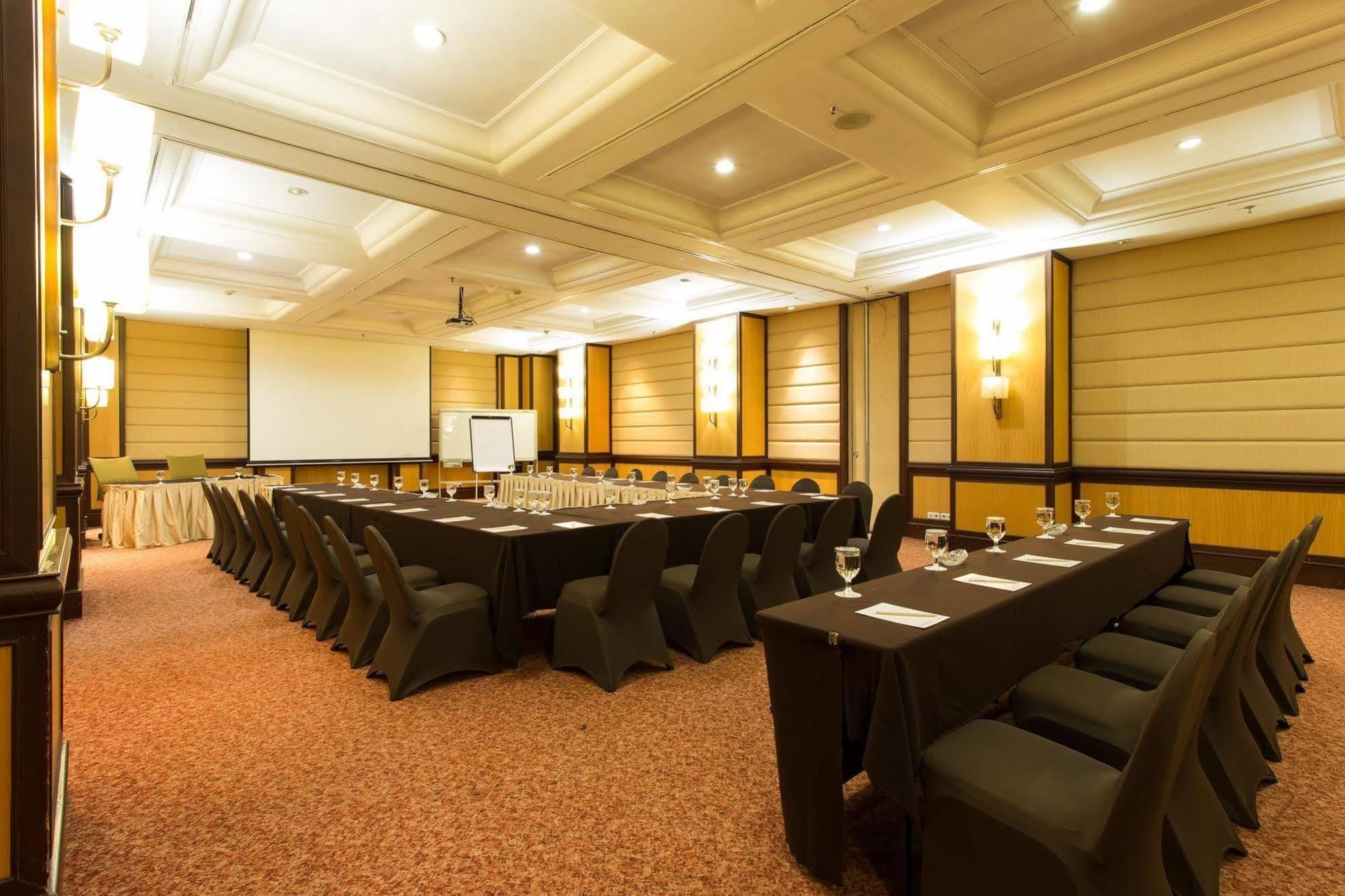 Le Grandeur Hotel Balikpapan Экстерьер фото