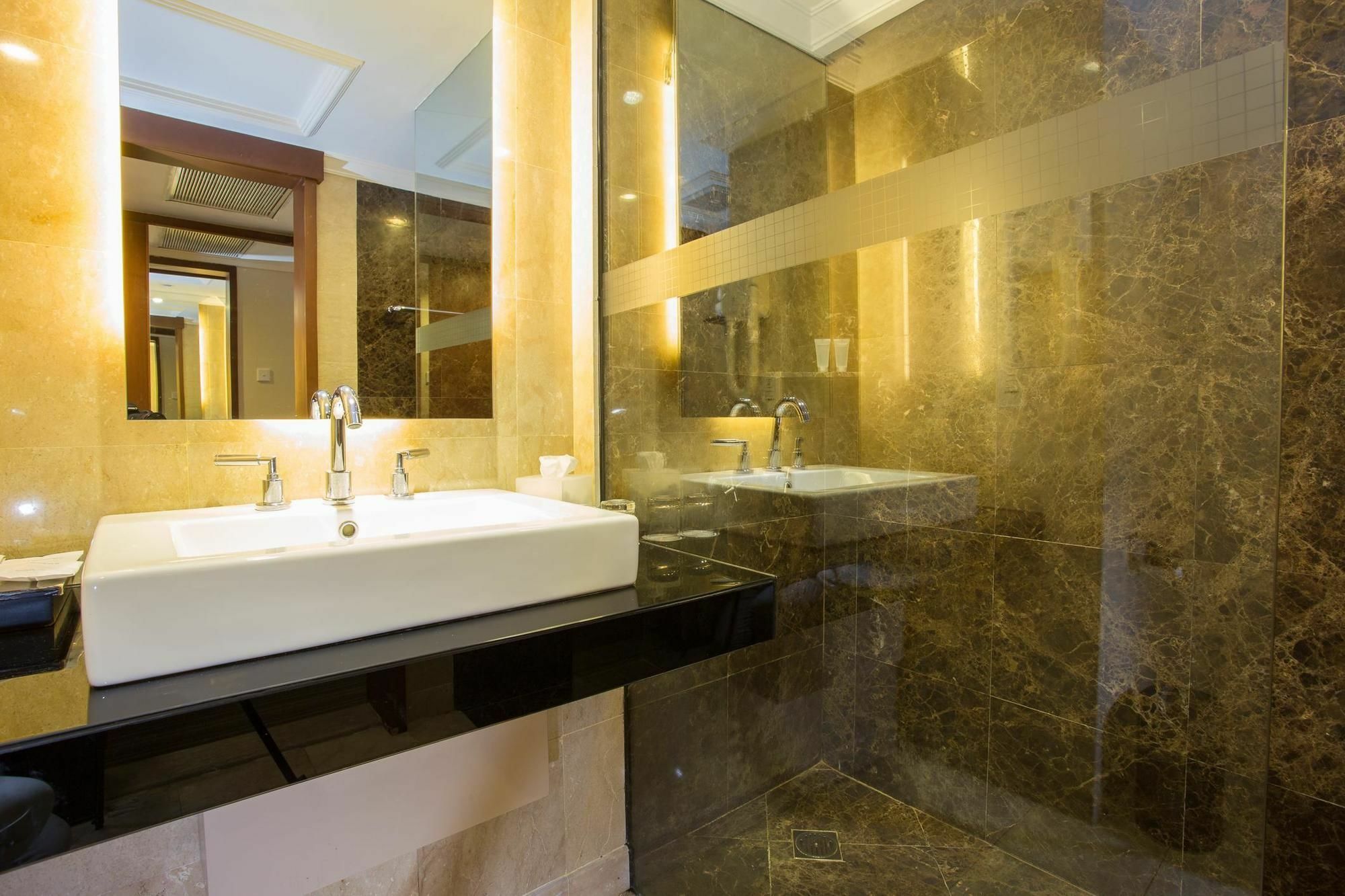 Le Grandeur Hotel Balikpapan Экстерьер фото
